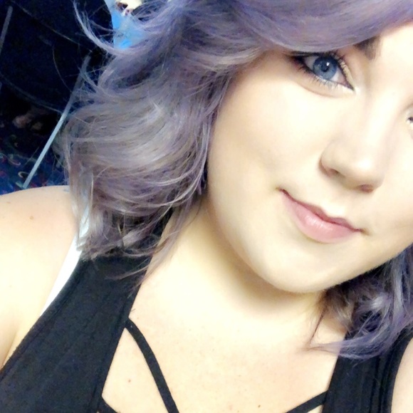 Meet your Posher, Maegan - Picture 4 of 7